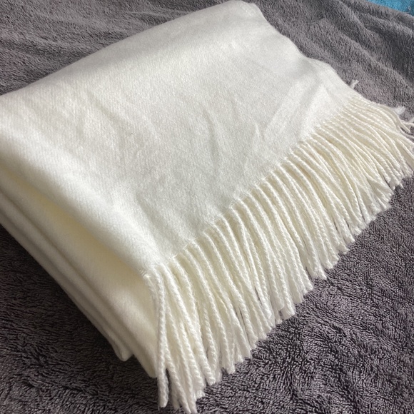 SINÉQUANONE PARIS CASHMERE VISCOSE SILK LARGE FRINGED OFF WHITE CREAM SCARF/WRAP - Picture 7 of 11